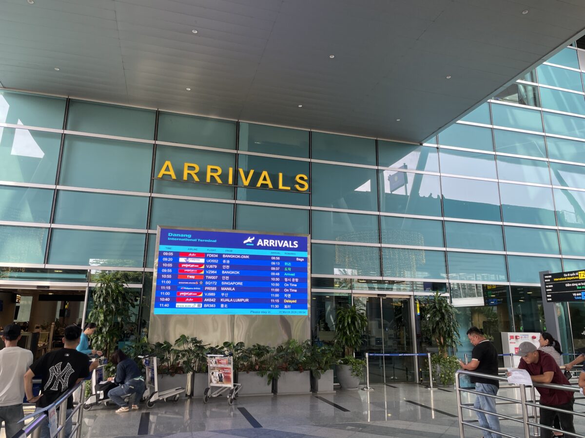 ダナン空港のアライバル