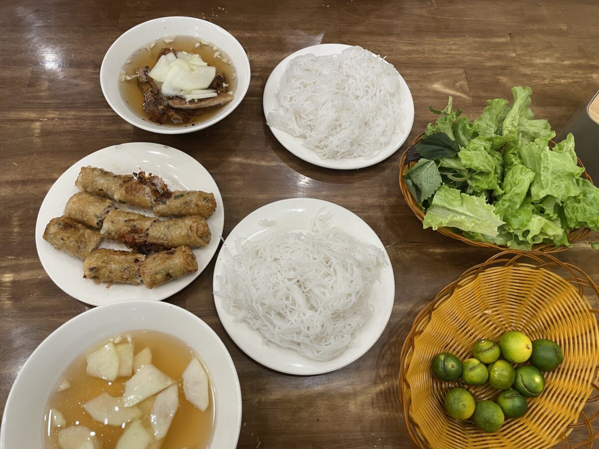 ローカル食堂でのブンチャー
