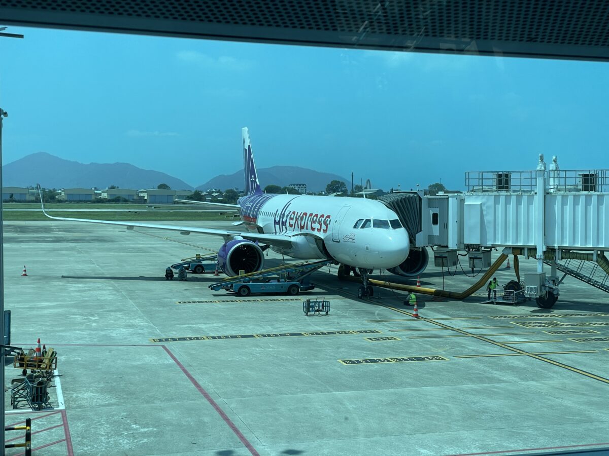 さて、何もない機内でどう過ごそうか